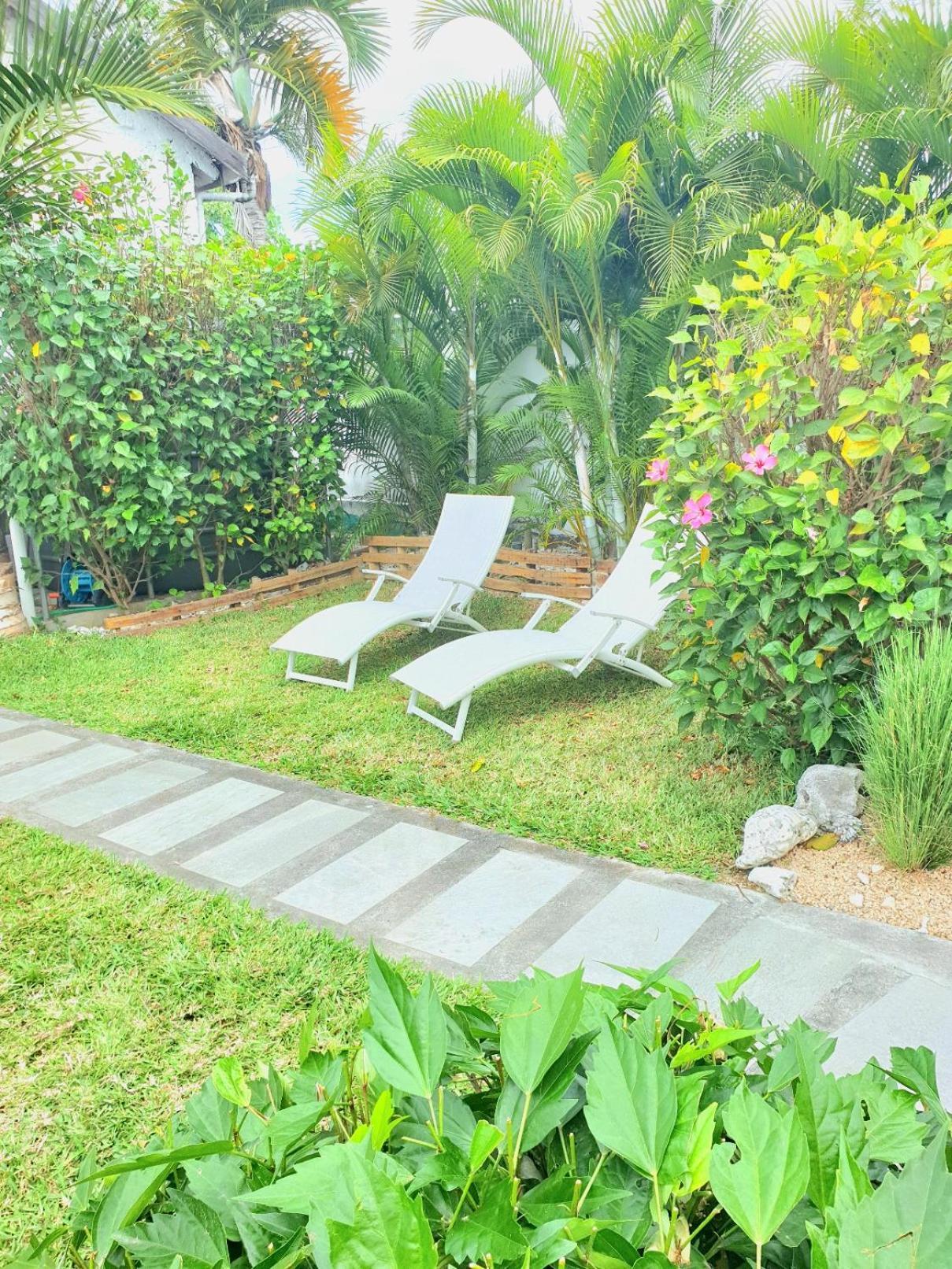 Casa Frangipani Mauritius Apartment Trou d'Eau Douce Exterior photo